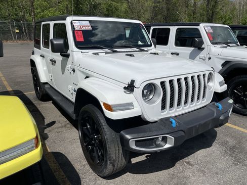 Used 2023 Jeep Wrangler Unlimited Sahara w/ Cold Weather Group image 2