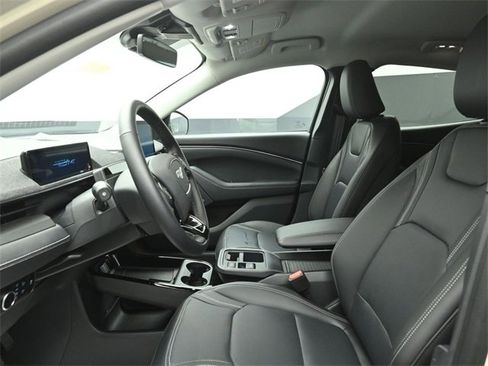 Used 2025 Ford Mustang Mach-E Premium image 9