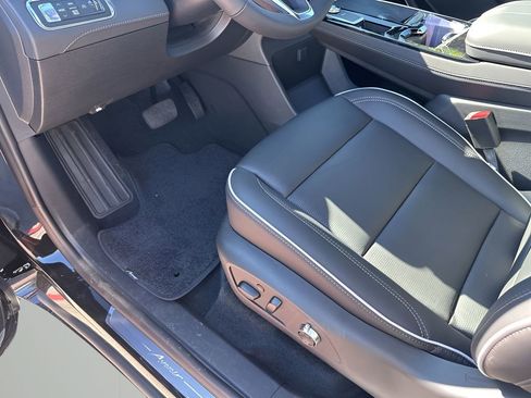 New 2026 Buick Enclave Avenir w/ Super Cruise Package image 25