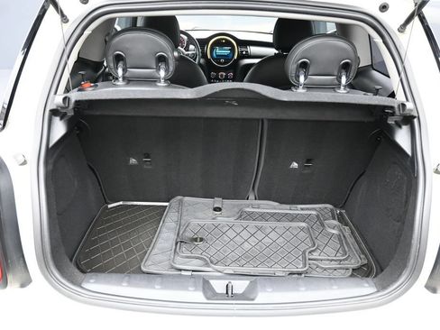 Used 2020 MINI Cooper 2-Door Hardtop FWD image 21