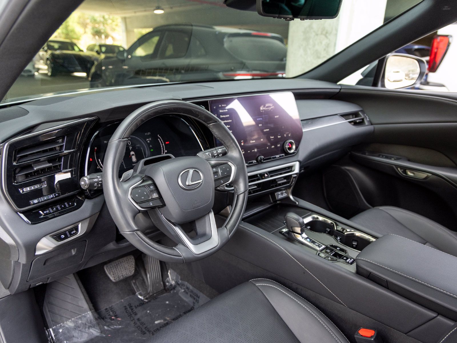 Used 2024 Lexus RX 350 w/ Convenience Package AWD/4WD image 4