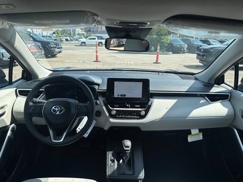 New 2026 Toyota Corolla Cross LE w/ Moonroof Package AWD/4WD image 10