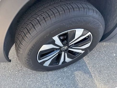 Used 2025 Volkswagen Atlas SE image 10