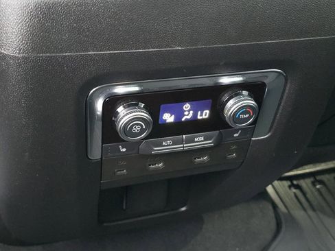 Used 2025 GMC Yukon XL Denali w/ Denali Reserve Package AWD/4WD image 13