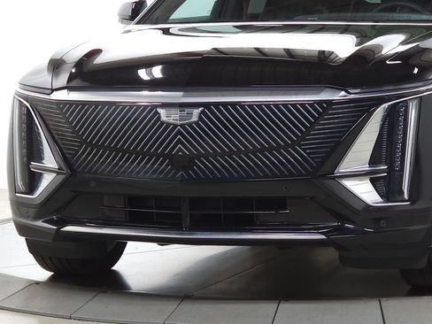 Certified 2024 Cadillac Lyriq Tech AWD/4WD image 15