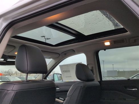 New 2025 Nissan Pathfinder Platinum image 18