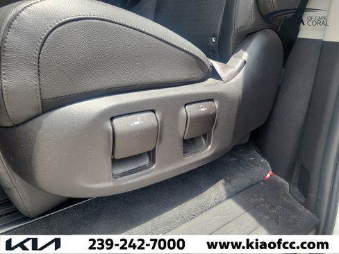 Used 2022 Kia Carnival SX Prestige FWD image 12