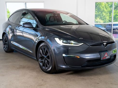 Used 2024 Tesla Model X AWD/4WD image 4