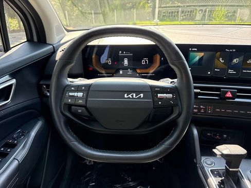 Used 2026 Kia Sportage EX w/ EX Panorama Roof Package FWD image 19