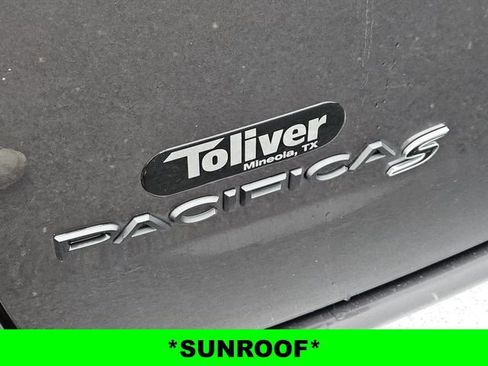 Used 2023 Chrysler Pacifica Limited w/ S Appearance Package image 11