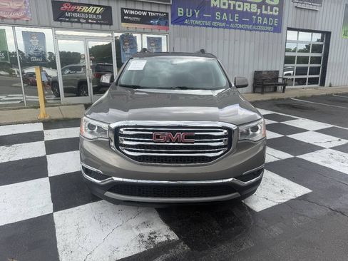 Used 2019 GMC Acadia SLT AWD/4WD image 3