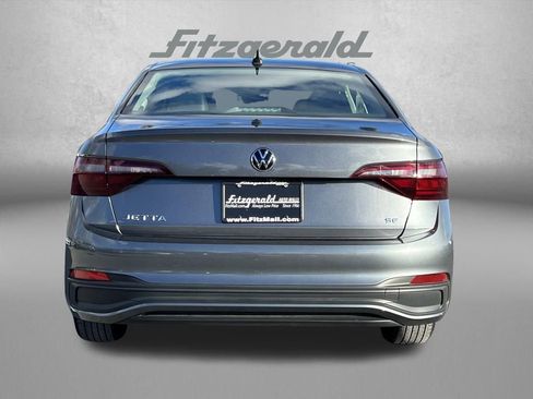 Used 2024 Volkswagen Jetta SE image 6