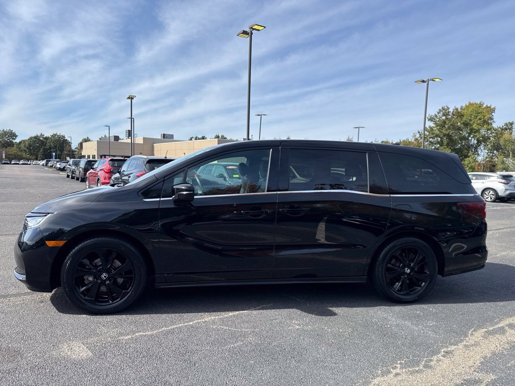 Used 2024 Honda Odyssey Sport image 3