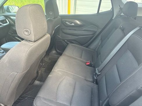Used 2024 GMC Terrain SLE AWD/4WD image 10