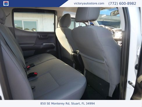 Used 2018 Toyota Tacoma SR5 RWD image 19
