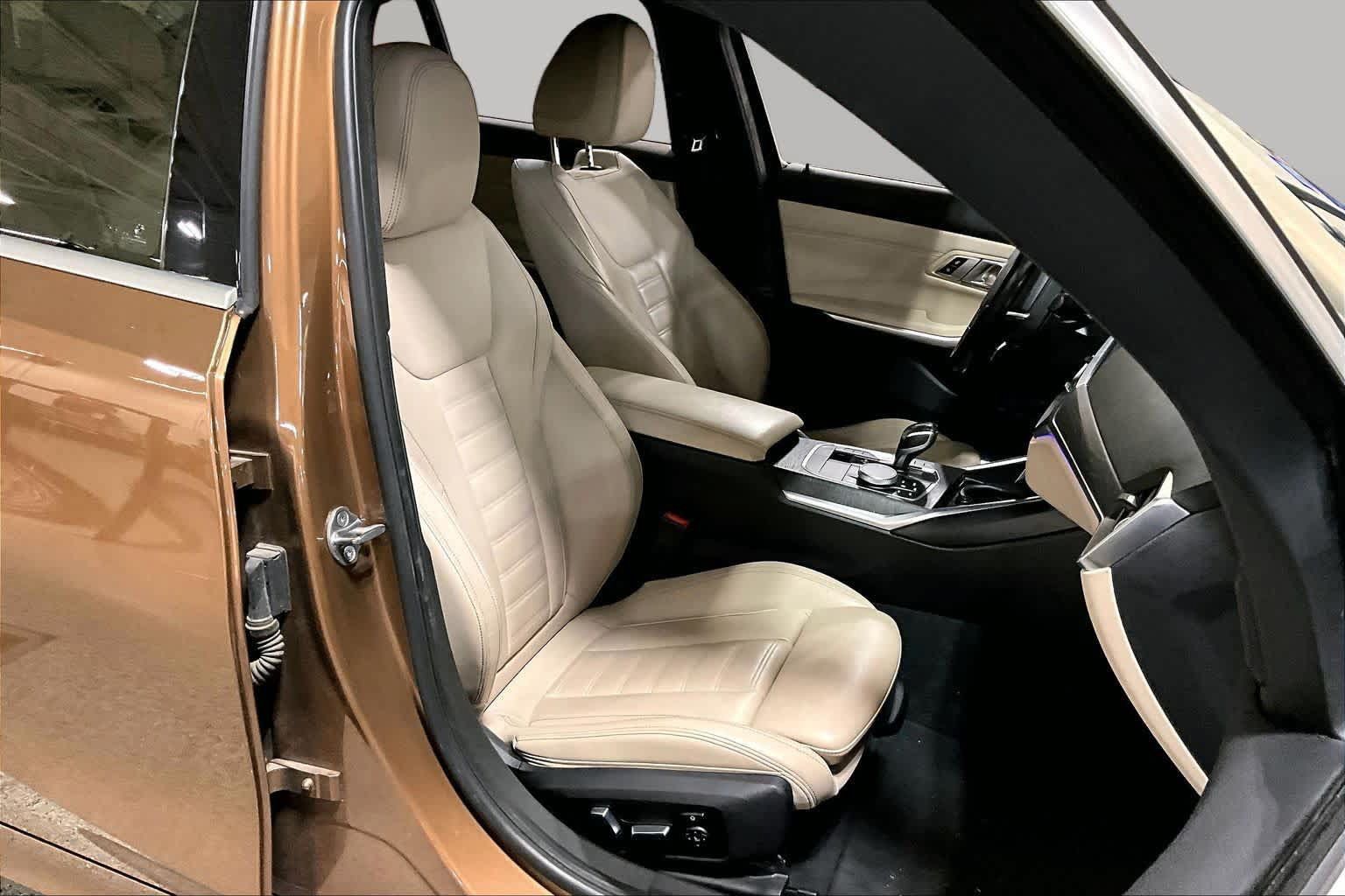 Used 2019 BMW 330i xDrive Sedan w/ Premium Package AWD/4WD image 9