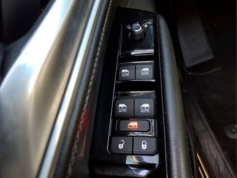 Used 2024 Jeep Wagoneer L Series III w/ Premium Group I AWD/4WD image 15