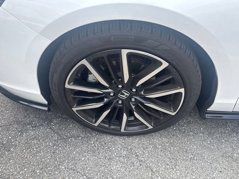 Used 2023 Honda Accord Touring image 5