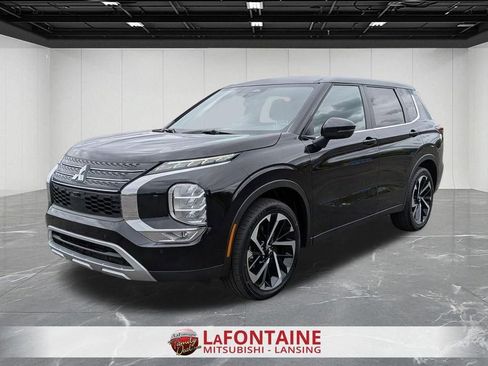 Used 2024 Mitsubishi Outlander SE AWD/4WD image 1