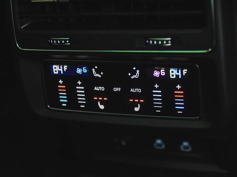 Used 2024 Audi SQ8 Premium Plus image 42