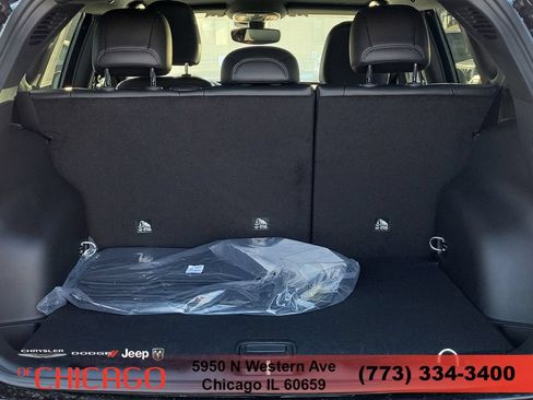 Used 2026 Jeep Compass Latitude AWD/4WD image 7