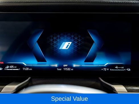 Used 2025 BMW 750e xDrive w/ Premium Package AWD/4WD image 18