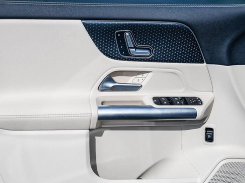 Used 2025 Mercedes-Benz GLA 250 4MATIC image 21