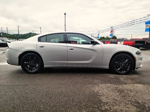 Used 2022 Dodge Charger SXT w/ Driver Convenience Group AWD/4WD image 17