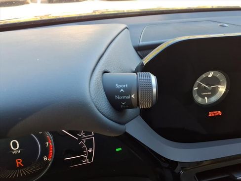 New 2025 Lexus ES 350 w/ Premium Package image 16