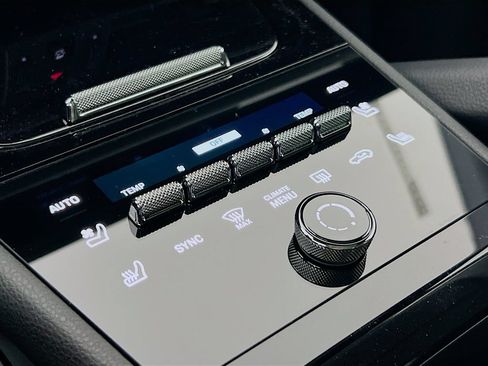 New 2026 Porsche Cayenne AWD/4WD image 18
