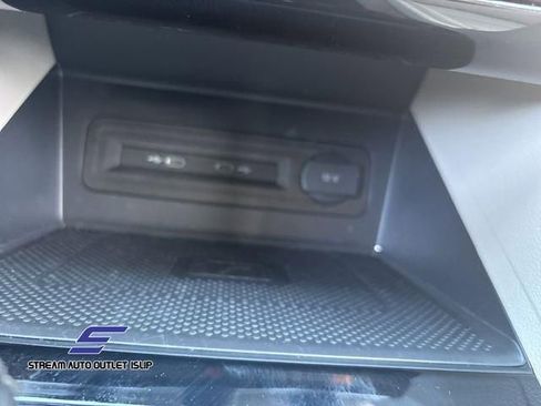 Used 2022 Volkswagen Atlas SE image 32