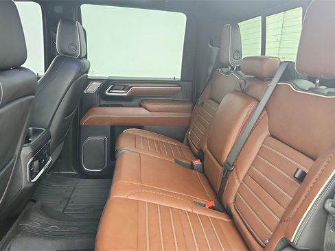 Used 2025 GMC Sierra 2500 Denali Ultimate image 28