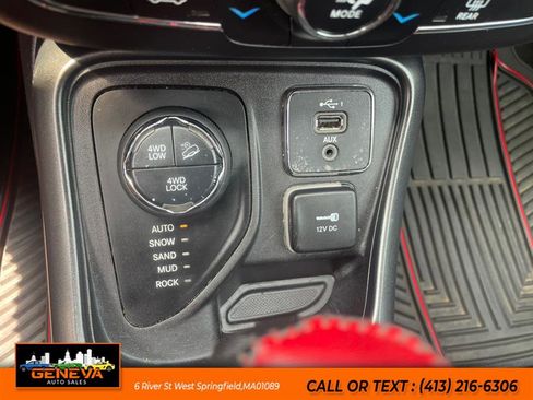 Used 2020 Jeep Compass Trailhawk image 17