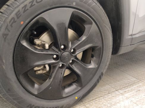 Used 2018 Jeep Compass Latitude AWD/4WD image 31
