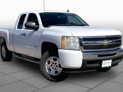 Used 2010 Chevrolet Silverado 1500 LT w/ Power Pack Plus RWD image 2