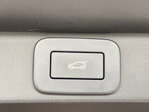Used 2024 Land Rover Range Rover Long Wheelbase Autobiography AWD/4WD image 6