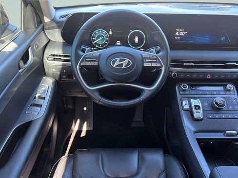 Used 2023 Hyundai Palisade Limited FWD image 13