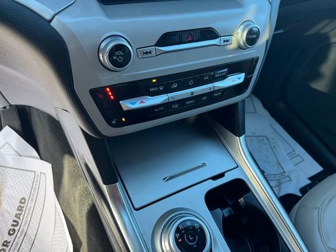 Used 2023 Ford Explorer XLT w/ Equipment Group 202A image 14