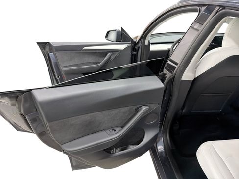 Certified 2023 Tesla Model Y Performance AWD/4WD image 10