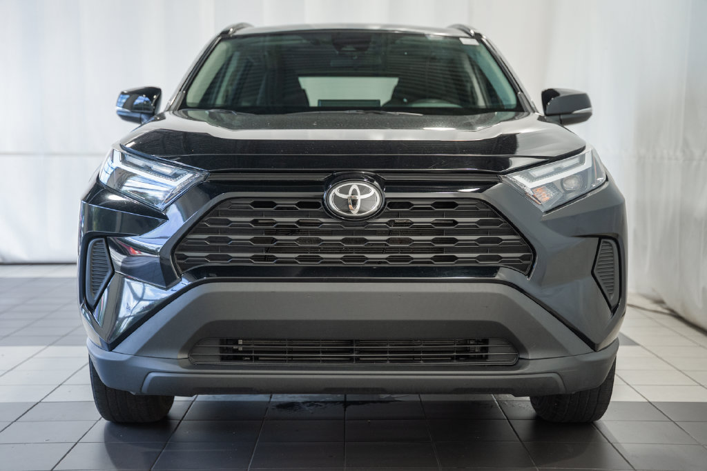 Certified 2025 Toyota RAV4 XLE AWD/4WD image 2