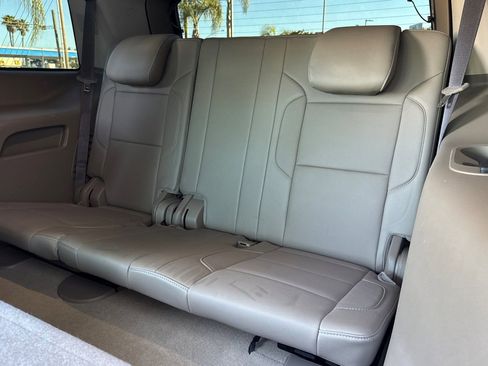 Used 2017 GMC Yukon SLT w/ Premium Edition image 16