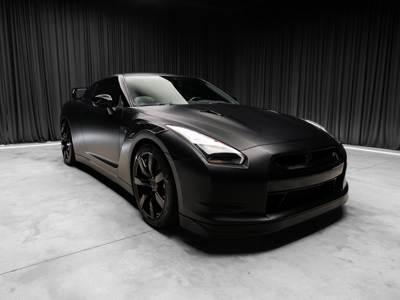 Used 2009 Nissan GT-R Premium AWD/4WD image 10