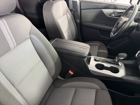 Used 2025 Chevrolet Blazer LT FWD image 24