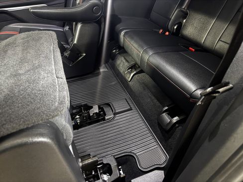 Used 2024 Chevrolet Traverse RS w/ LPO, Floor Liner Package AWD/4WD image 74