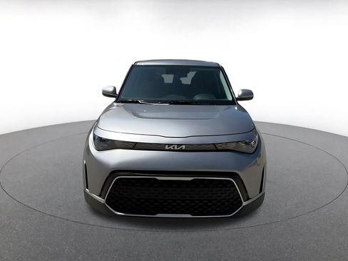 Used 2025 Kia Soul LX w/ LX Technology Package FWD image 4