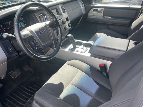 Used 2017 Ford Expedition XLT image 9