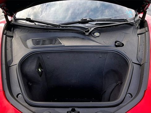 Used 2021 Chevrolet Corvette Stingray w/ Z51 Performance Package image 9