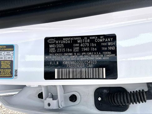 Used 2025 Hyundai Elantra SEL image 34