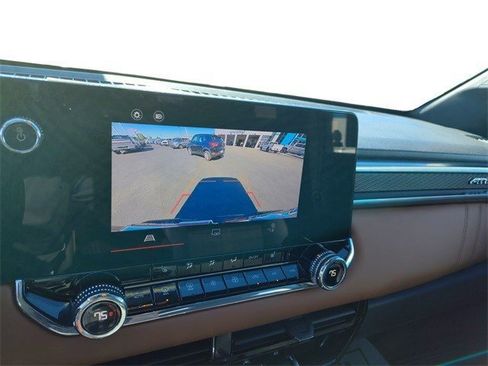 Used 2024 GMC Canyon AT4 image 27