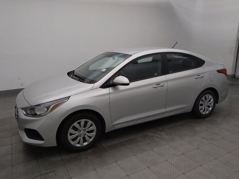 Used 2020 Hyundai Accent SE FWD image 2
